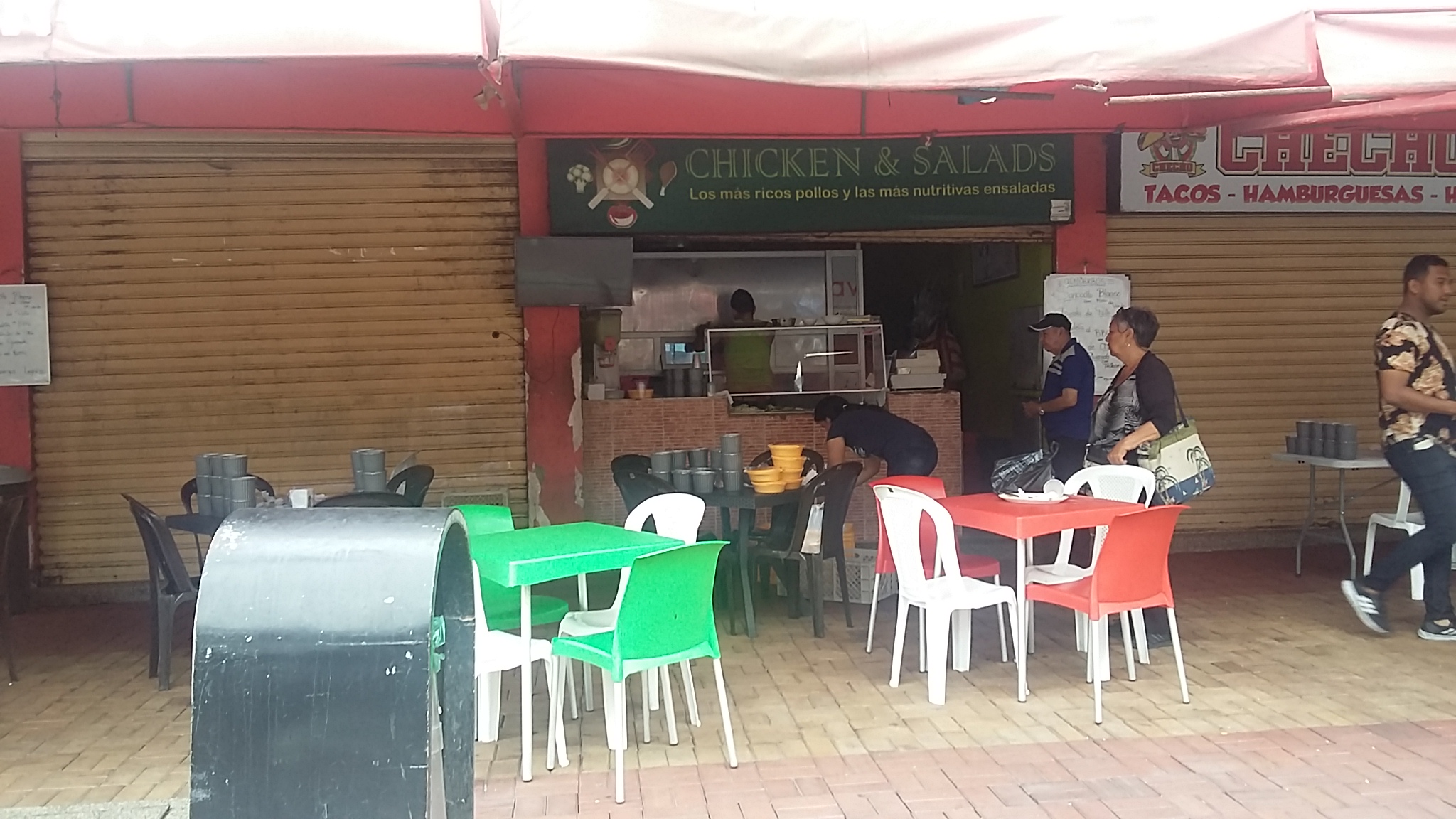 Foto de CKICKEN SALADS