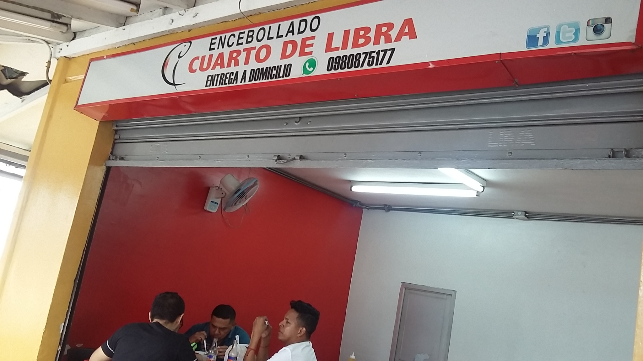 Foto de CUARTO DE LIBRA