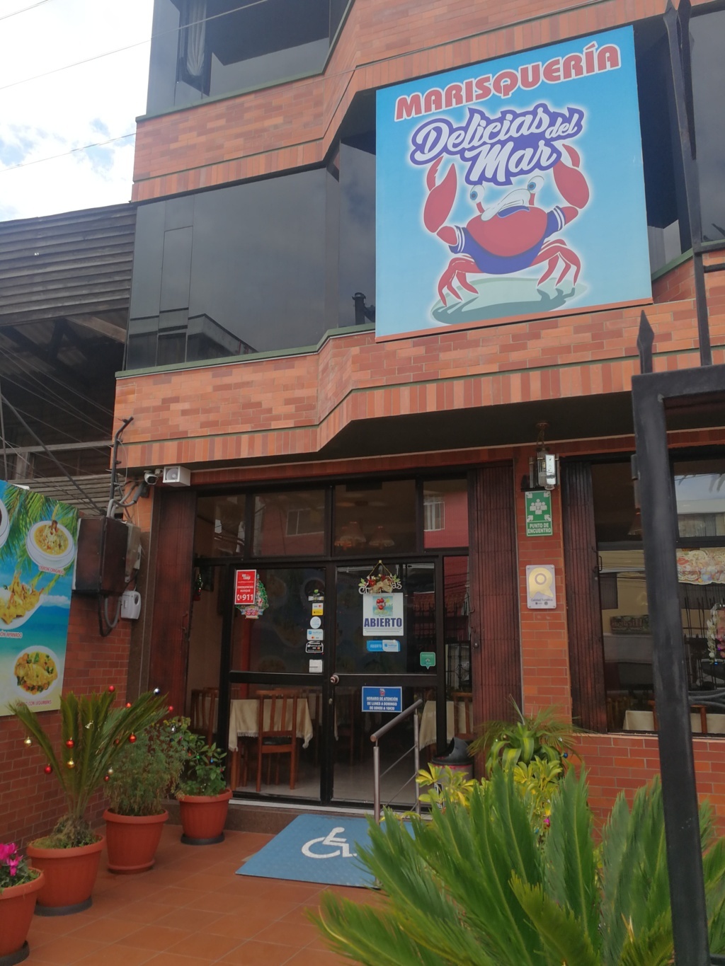Foto de MARISQUERIA DELICIAS DEL MAR