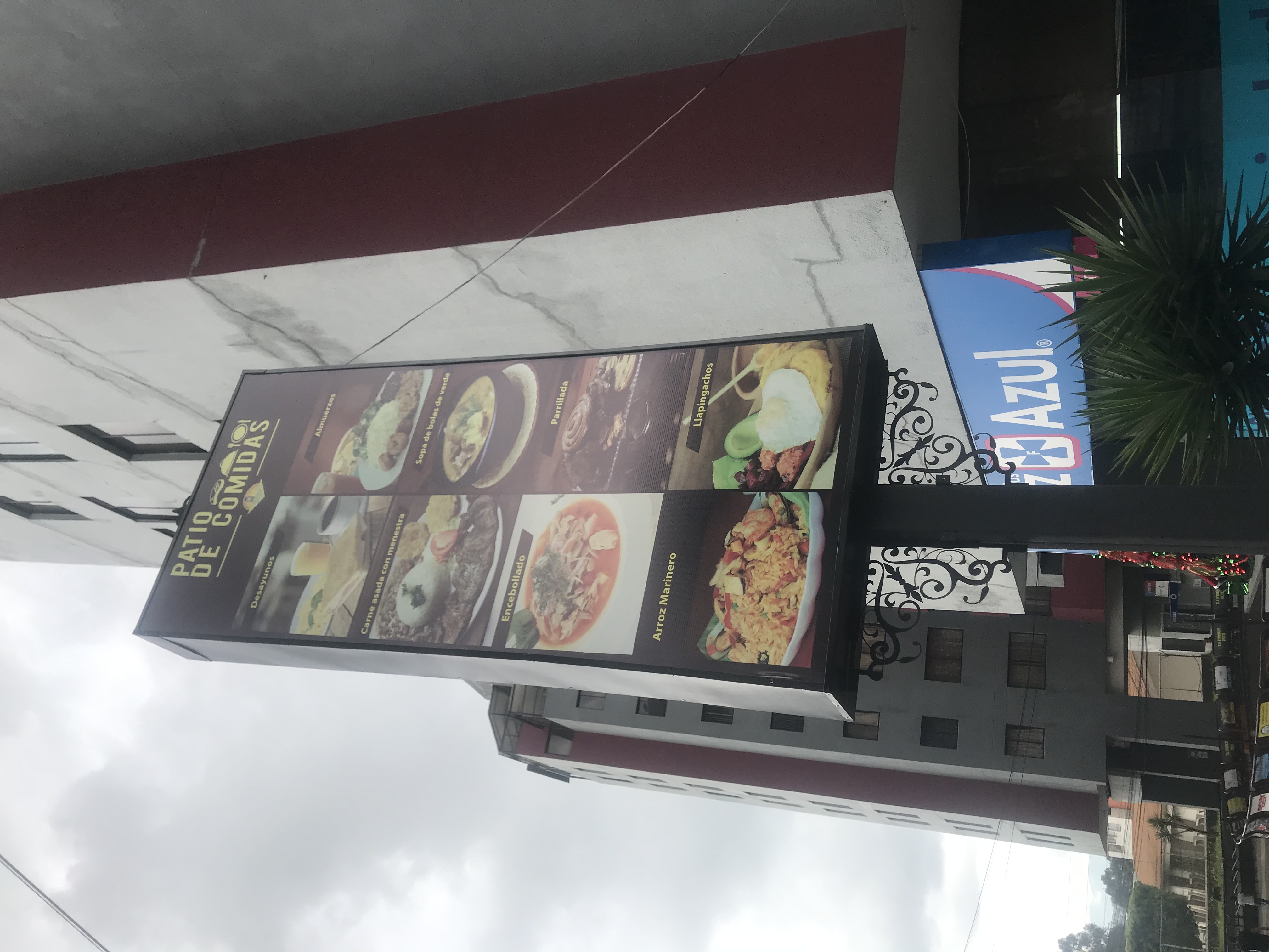 Foto de PATIO DE COMIDAS PARQUE INGLéS