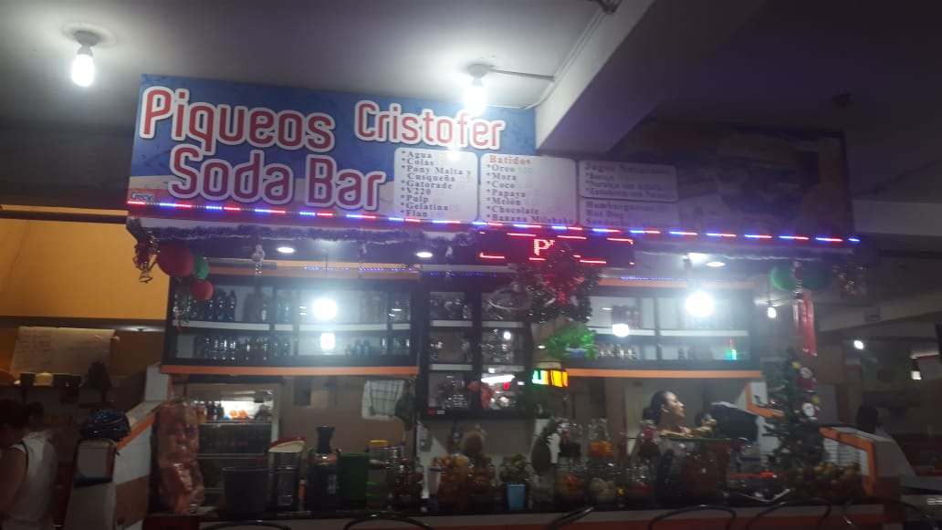 Foto de PIQUEOS CRISTOBAL SODA BAR