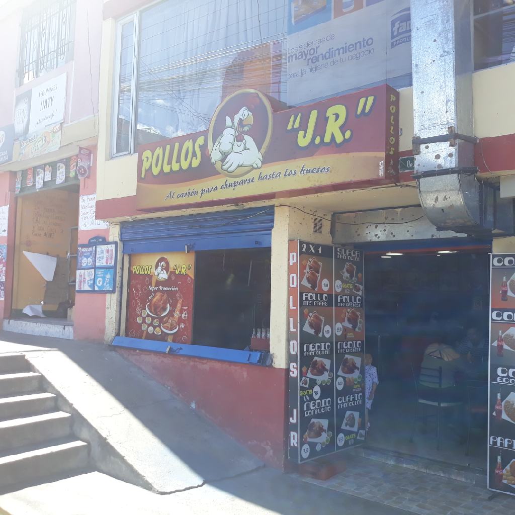 Foto de POLLOS J.R.
