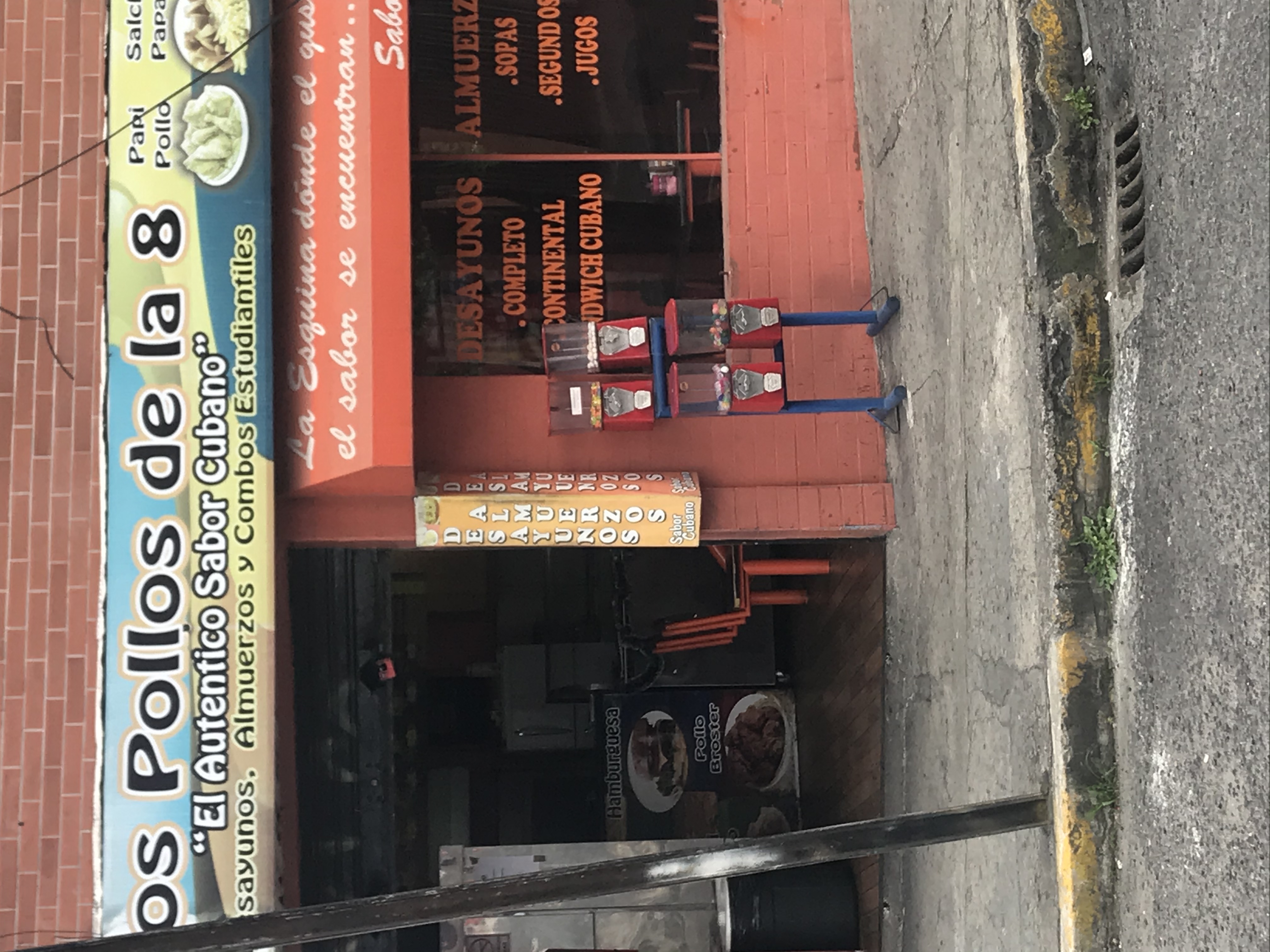 Foto de LOS POLLOS DE LA 8