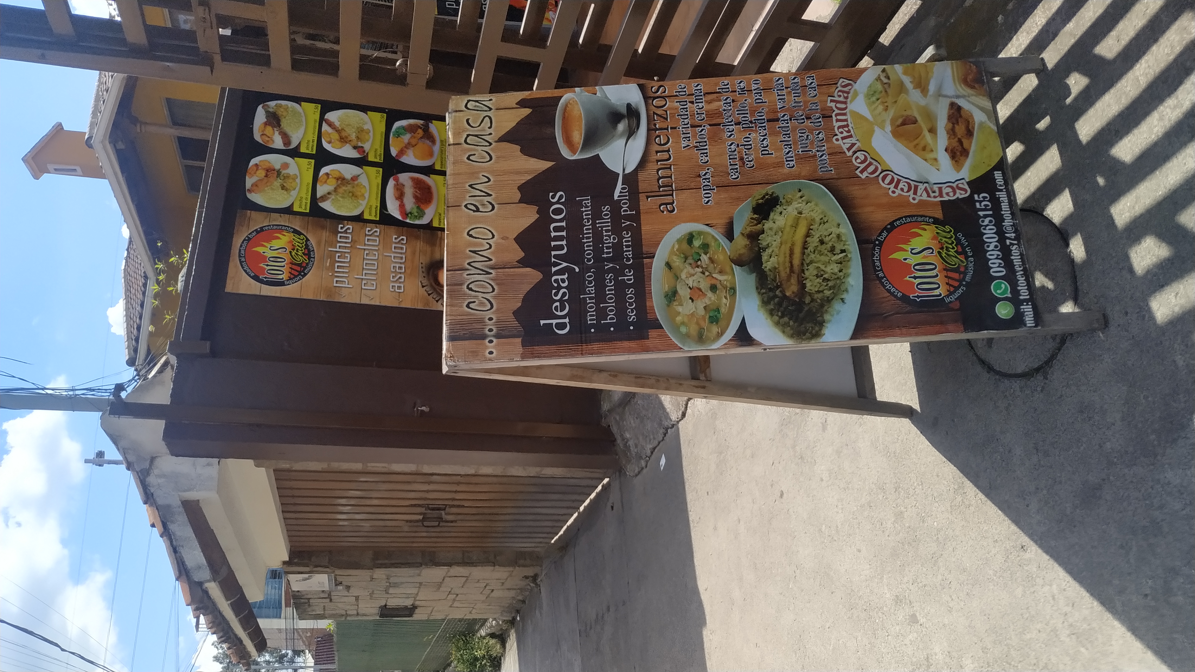 Foto de TOTO'S GRILL