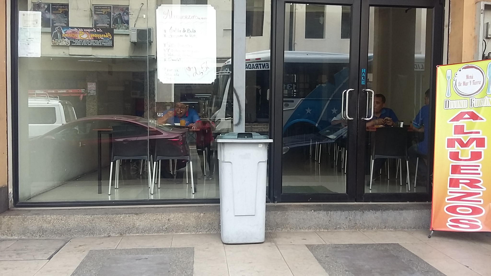 Foto de DIVINO FOGON